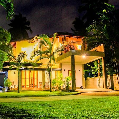 Villa Dominikku Negombo Buitenkant foto