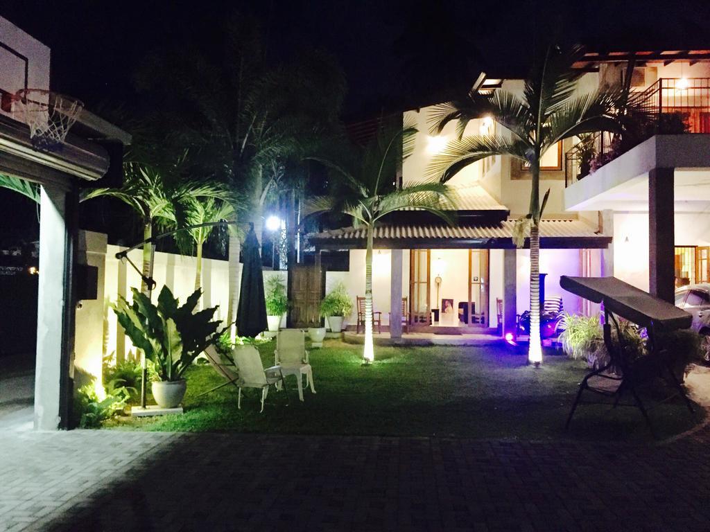 Villa Dominikku Negombo Buitenkant foto