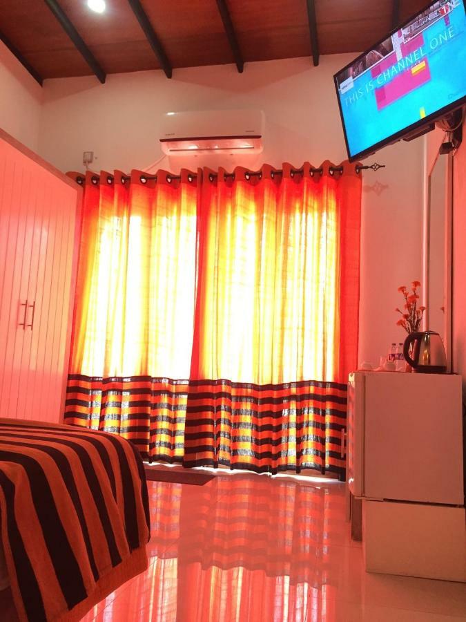 Villa Dominikku Negombo Buitenkant foto