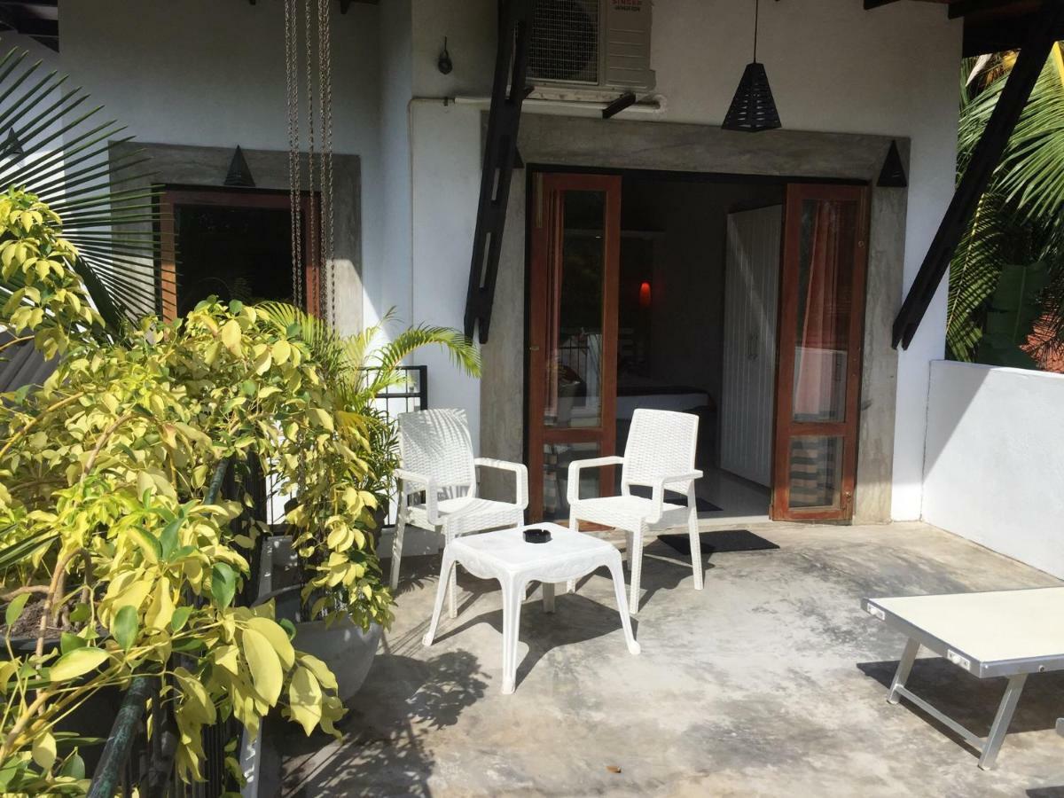 Villa Dominikku Negombo Buitenkant foto
